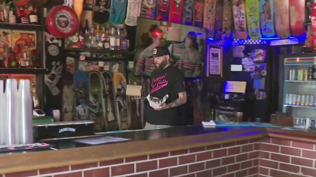 Fort Lauderdale proposes earlier closing times for downtown bars, facing pushback from business owners — CBS Miami, Mexico City Dining news