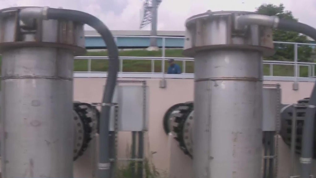 Fort Lauderdale stormwater pumps tested by heavy rain as residents prepare for king tides in flood-prone neighborhoods — CBS Miami, Mexico City Schools news