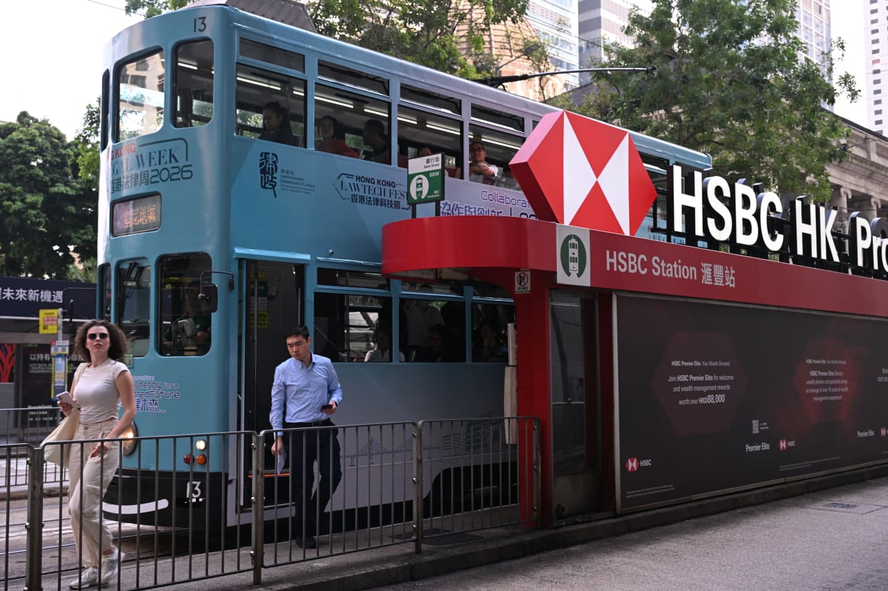 Customers are chasing higher-rate products, and that’s bad news for banks like HSBC — Mexico City Business news