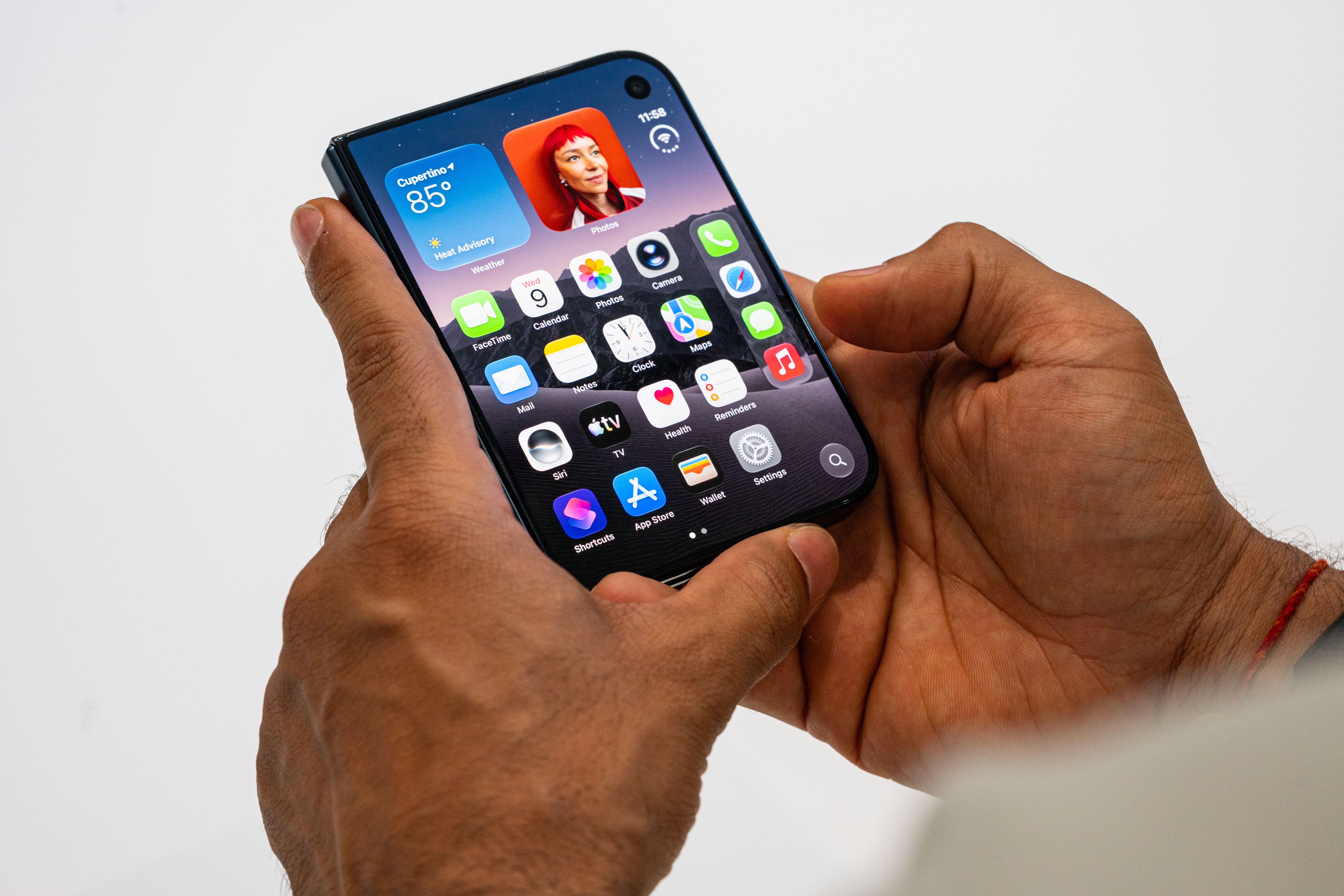 8 Things to Know About the iPhone Duo — Wired, Mexico City Sports news