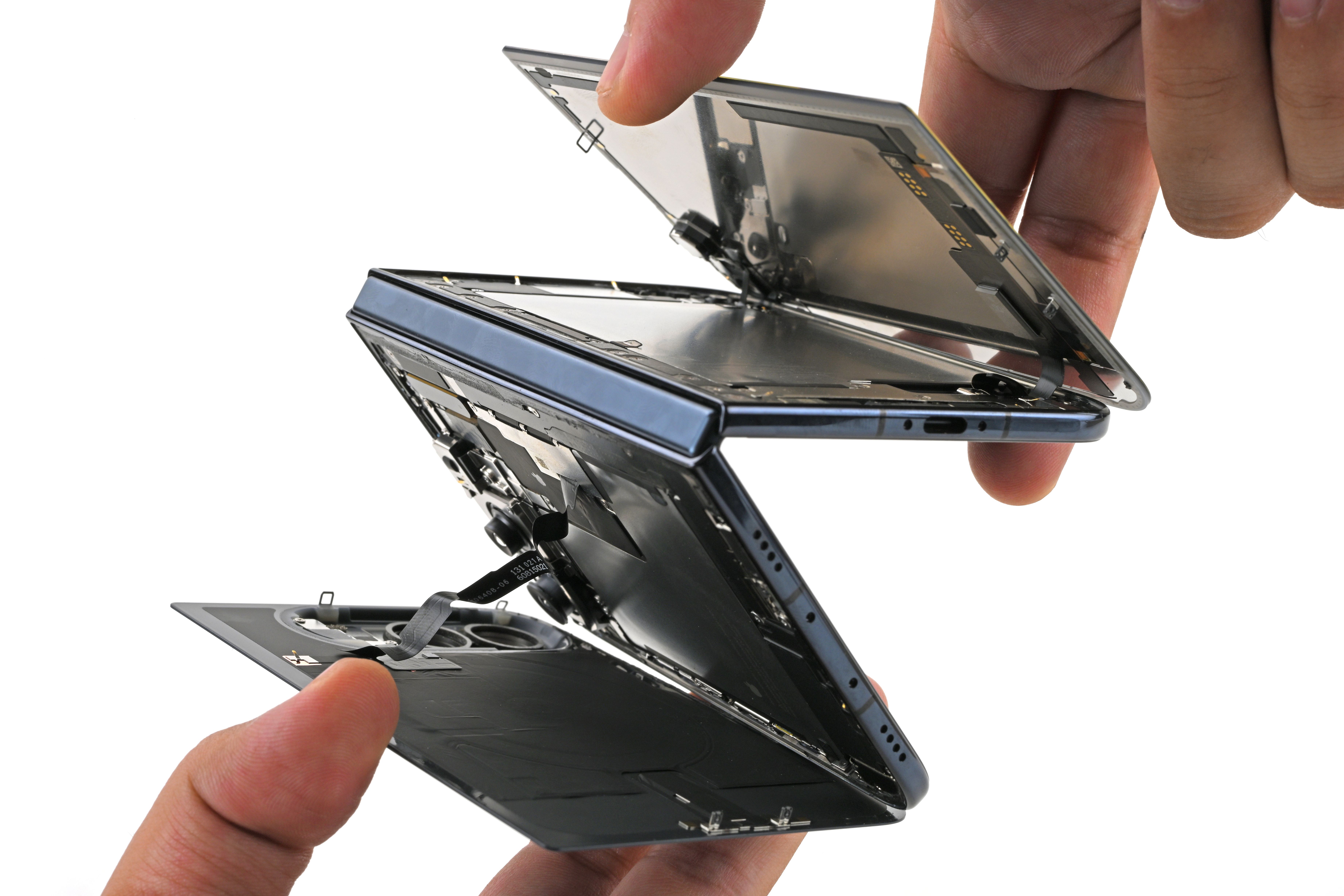 Some iPhone Duo Models Are Breaking. iFixit’s Teardown Might Explain Why — Wired, Mexico City Business news